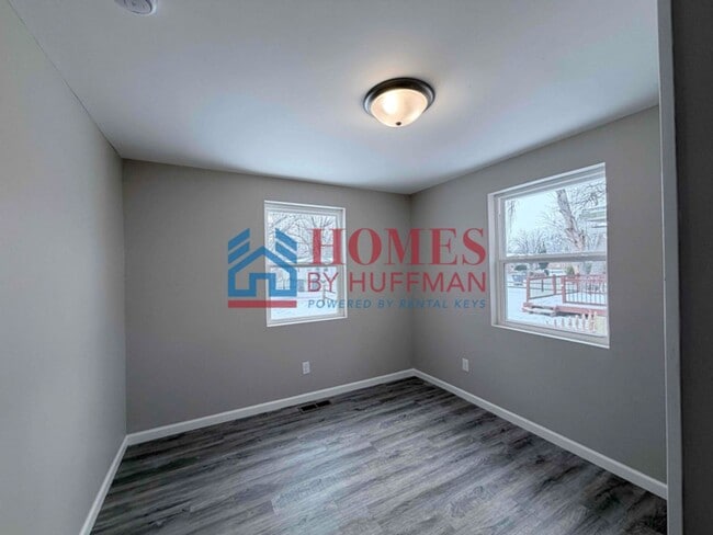 Building Photo - Two bedroom House | Remodeled