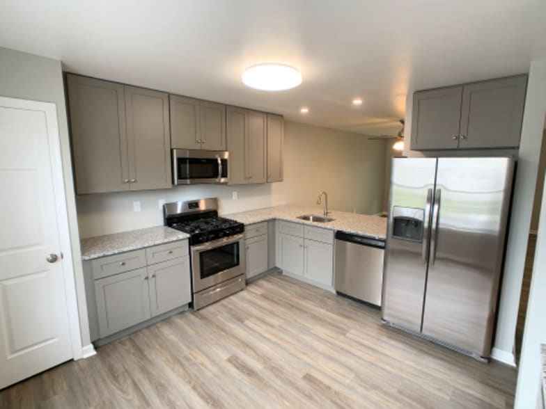 Building Photo - 424 N High St Ext