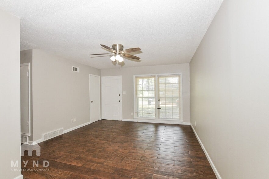 Building Photo - 2154 Ashland Dr