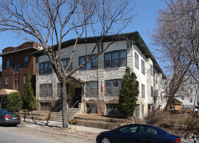 Building Photo - 2525 Emerson Ave S