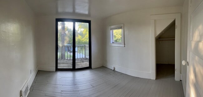 Building Photo - 1404 Callahan St