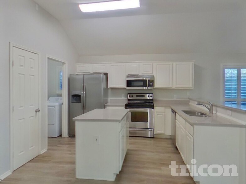 Building Photo - 4703 Topaz Ln