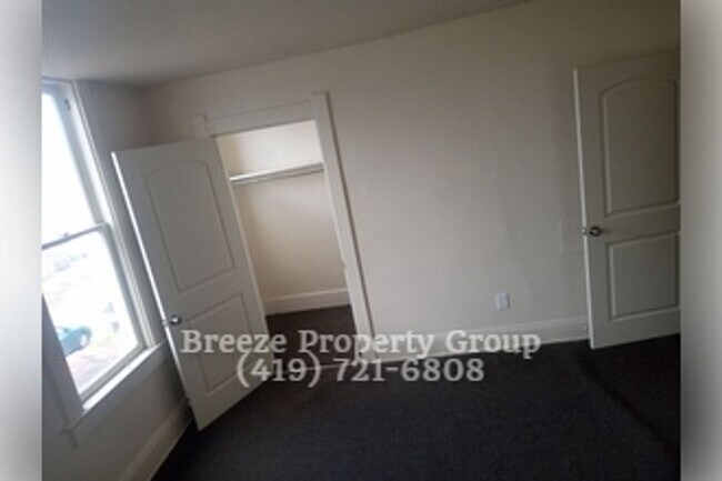 Building Photo - 771 Orchard St