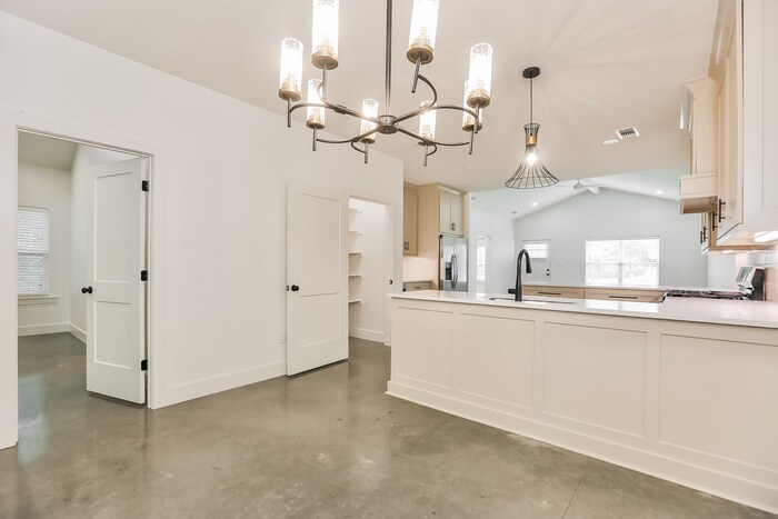 Building Photo - 16220 Lamarche Dr