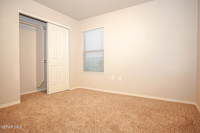 Building Photo - 10692 Canyon Sage Dr