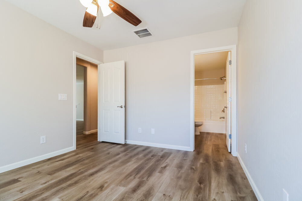 Building Photo - 10043 N 115th Dr