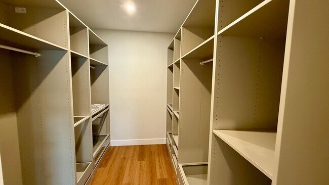 Building Photo - 6159 Park Promenade Way