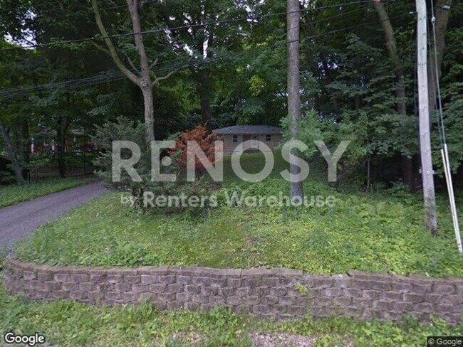 Building Photo - Available now - Wonderful 3bedroom/2.5 bath home in Plymouth!
