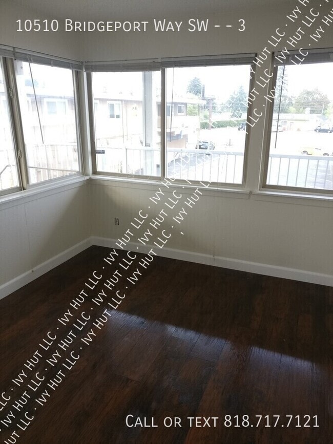 Building Photo - 10510 Bridgeport Way SW