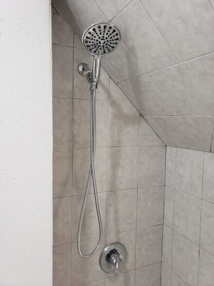 Building Photo - 1751 S 60th St