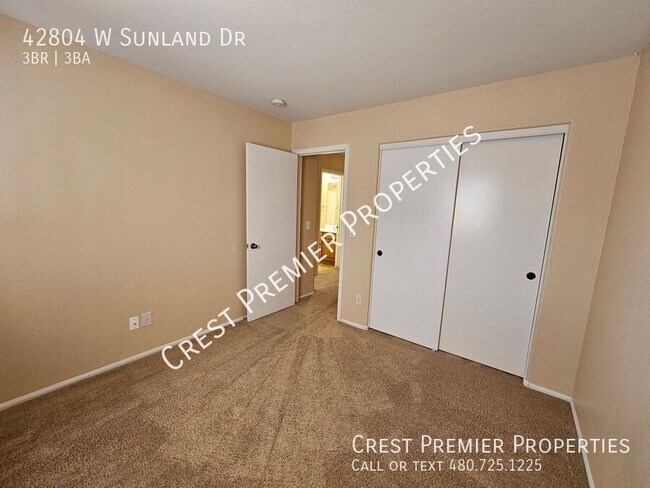 Building Photo - 42804 W Sunland Dr