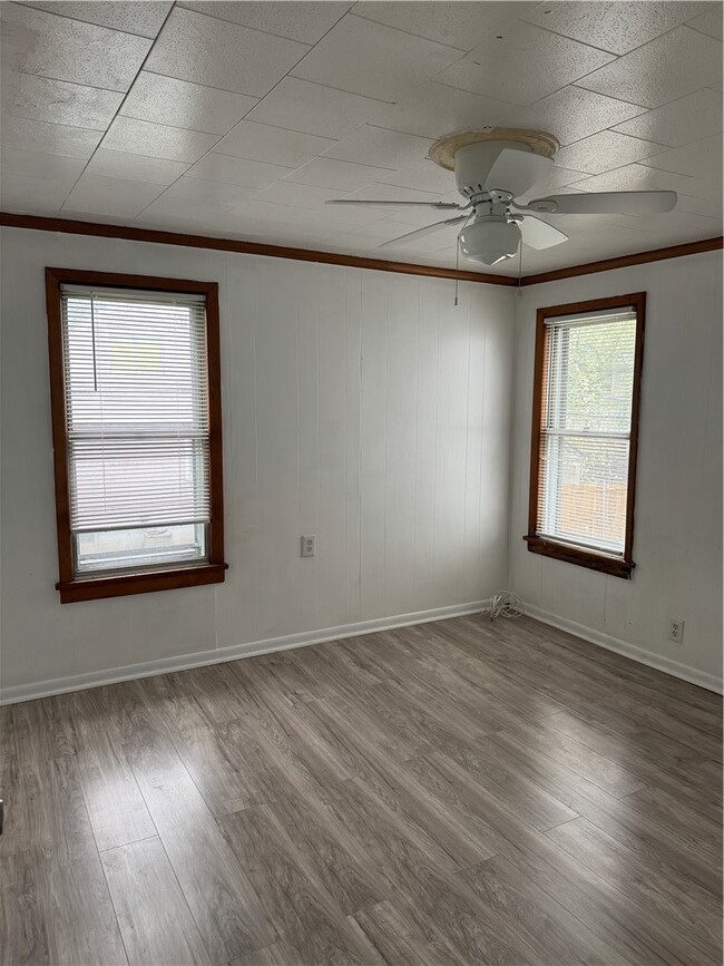Building Photo - 239 Weyl St