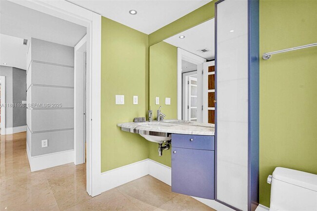 Building Photo - 16699 Collins Ave