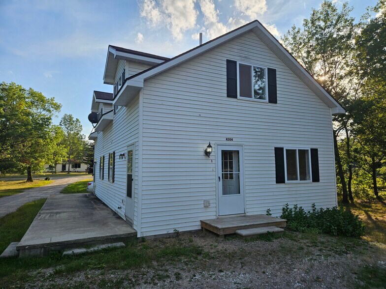 Looking at the entrance to your apartment - 4304 Kateri Ln