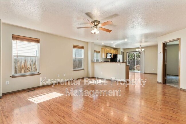 Building Photo - 3354 W Wave Dr