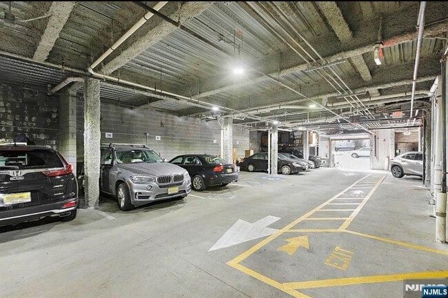 Building Photo - 34-40-40 48th St