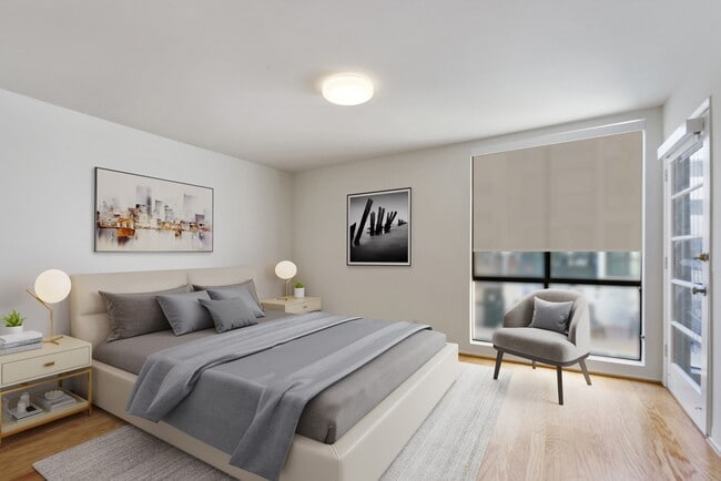 Building Photo - 906 N Doheny Dr