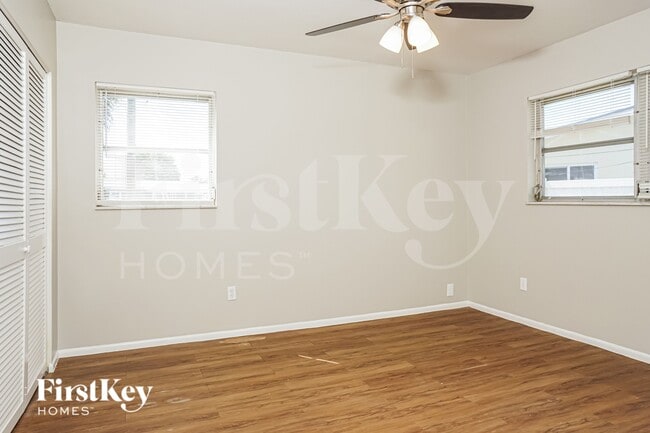 Building Photo - 1633 Hayworth Rd