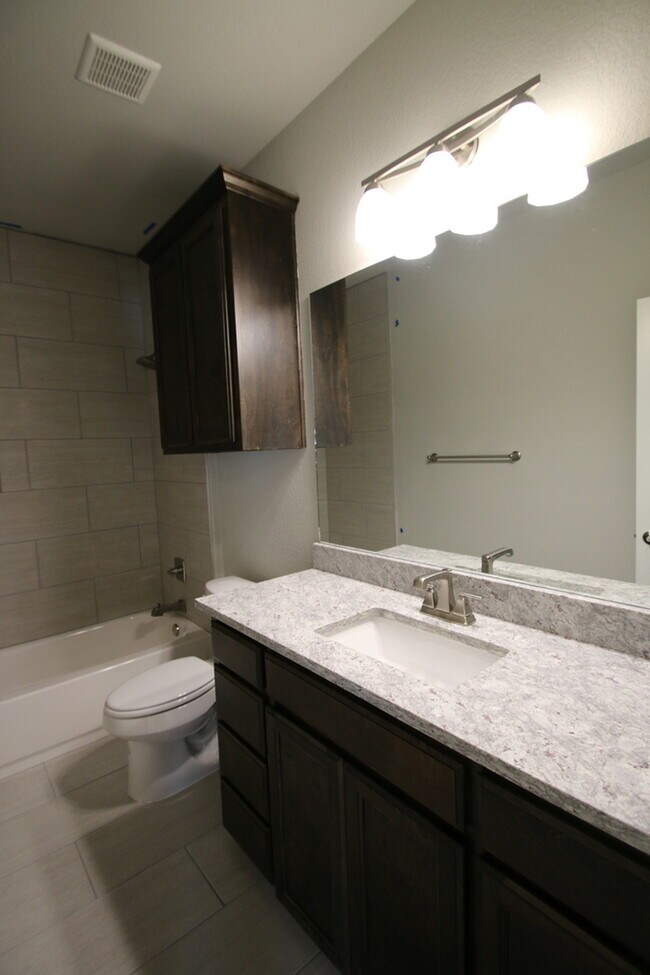 Building Photo - Move In Ready! – 3BD/2BA Azle Duplex | Granite Counters, Stainless Steel Appliances, Hardwood-Loo...