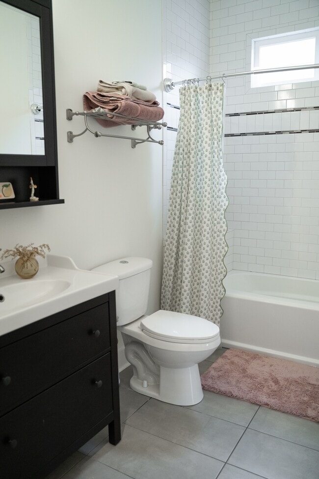 Building Photo - 424 36th Ave N