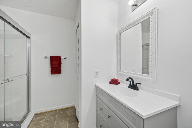 Building Photo - 11170 Hamlet Ct