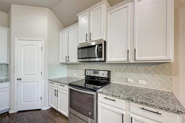 Building Photo - 136 Finley St