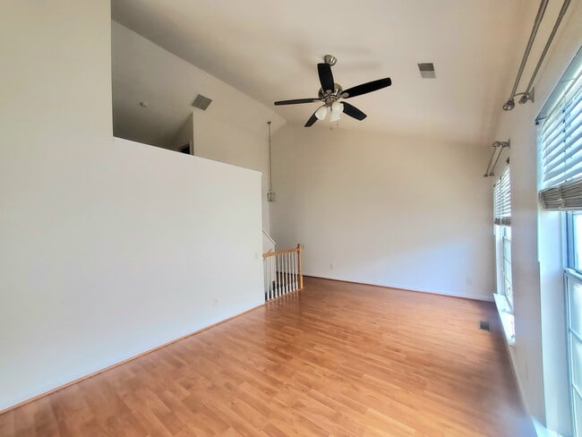 Building Photo - 6030 Lincolnia Rd