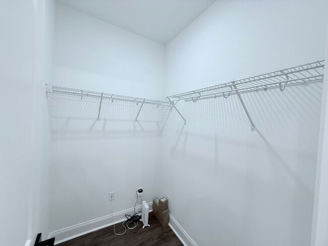 Building Photo - 632 Cottage Grv Cir