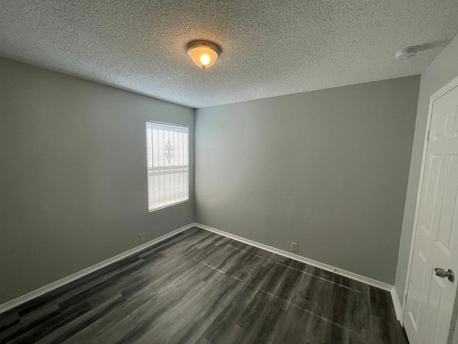 Building Photo - 3 BR/2.5BA | Newly Renovated Single Family Home | Fenced Backyard | In Dallas!