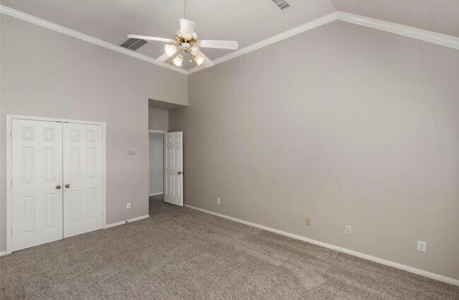 Building Photo - 10115 Cottonwood Canyon Dr