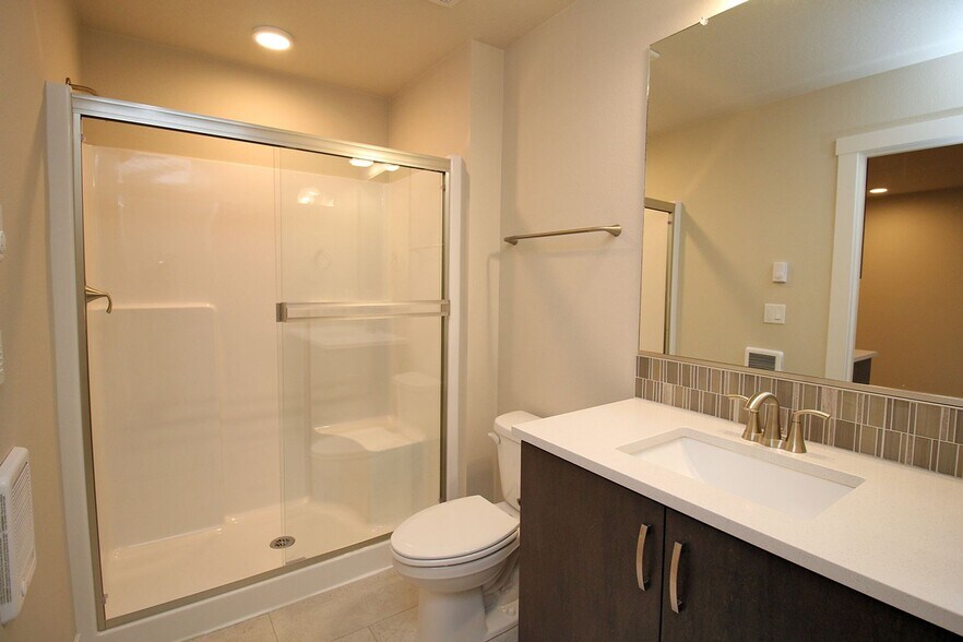 Building Photo - 258-260 SW Lancaster Ct
