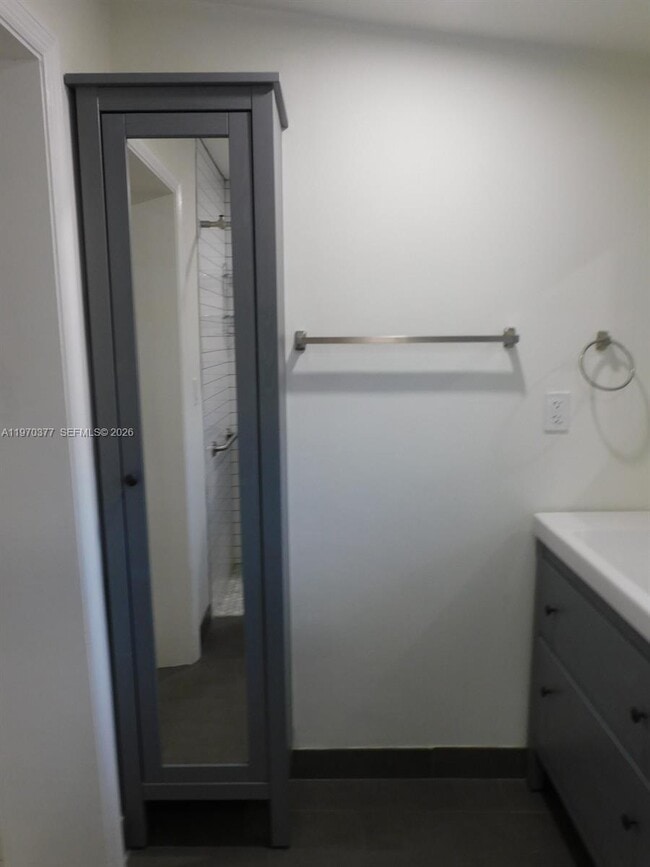 Building Photo - 620 NW 58th Ct