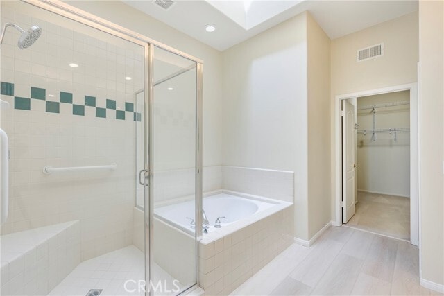 Building Photo - 308 S San Vicente Ln