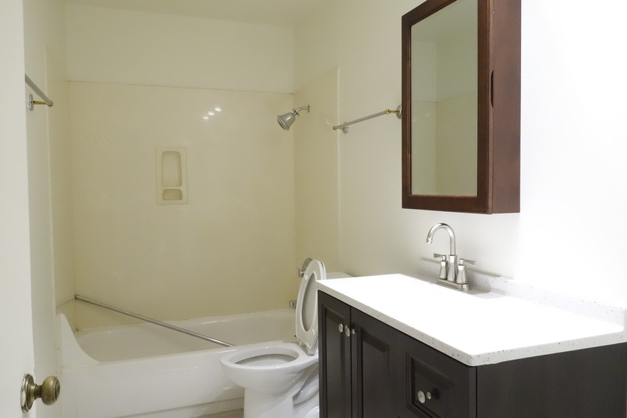 Building Photo - 2881 Francis SE St