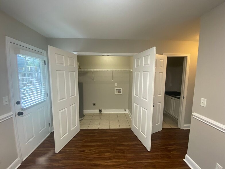 Building Photo - 1114 Maple Tree Ln