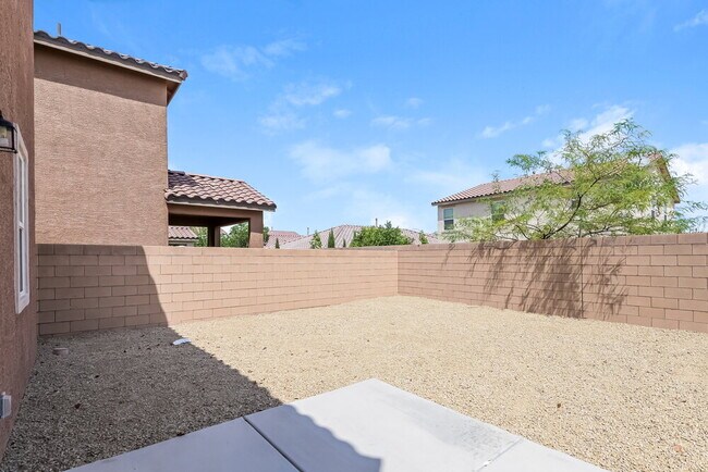 Building Photo - 892 Harbor Ave