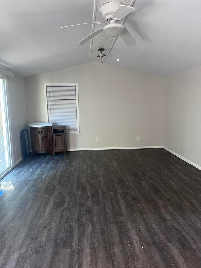 Building Photo - 2363 Susan Dr