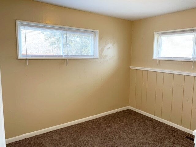 Building Photo - EAST SIDE 3BR RECENTLY UPDATED!