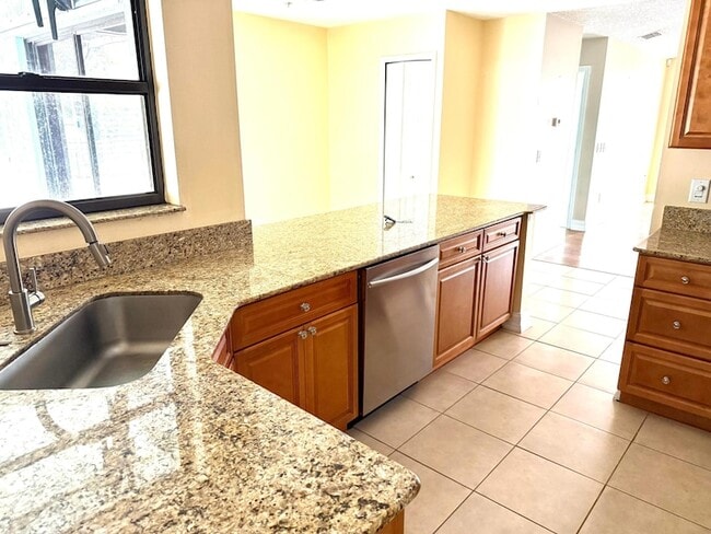 Building Photo - 409 SE Voltair Terrace