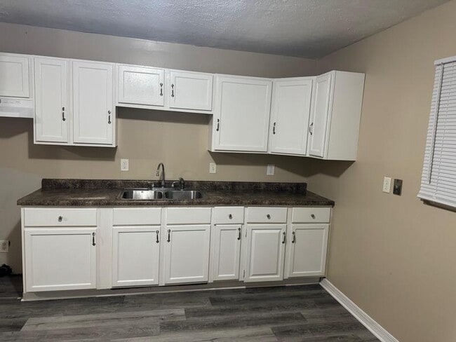 Building Photo - 9507 E 39th Pl