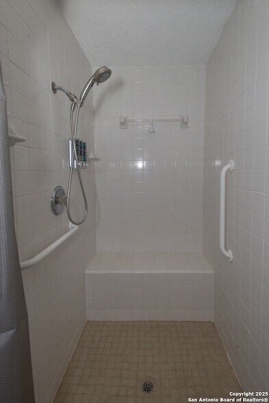 Building Photo - 611 Brunswick Blvd