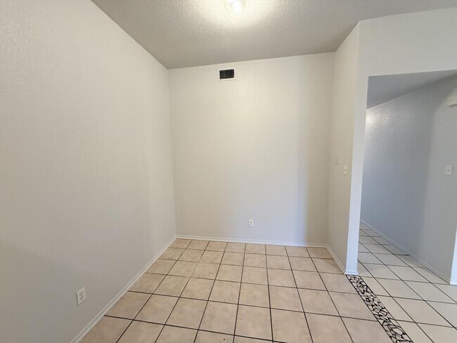 Building Photo - 3708 Gus Dr