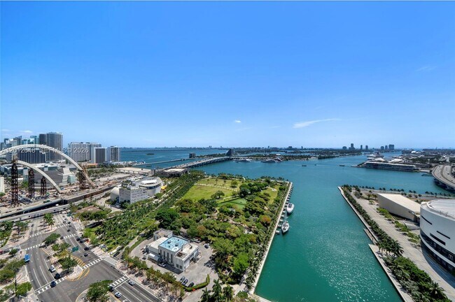 Building Photo - 888 Biscayne Blvd