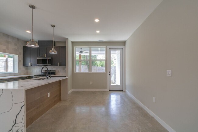 Building Photo - 7507 Bethune Ave