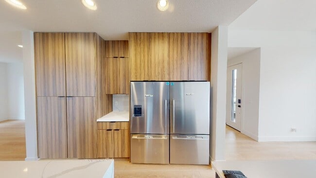 Building Photo - *Contemporary Home, Stylish Luxury, Centra...