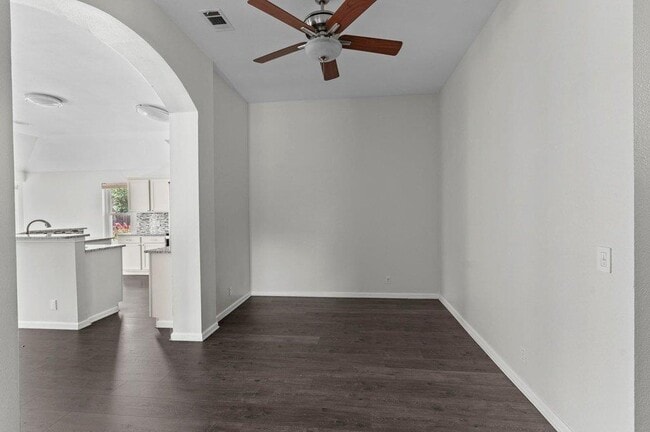 Building Photo - 13213 Villa Park Dr