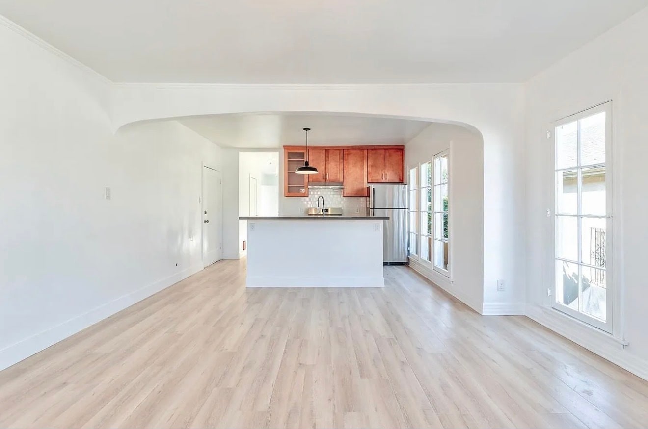 Building Photo - 1704 Miramar St