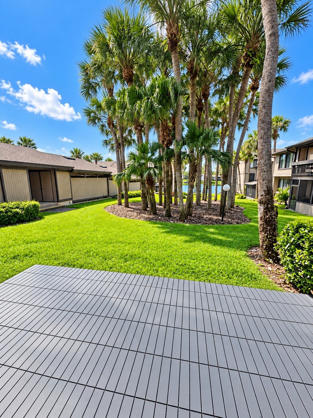 Building Photo - 666 Lake Villas Dr