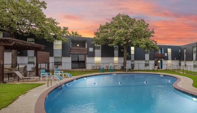 Building Photo - 531 Bedford Rd