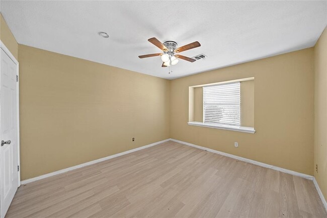 Building Photo - 9746 Seeker St